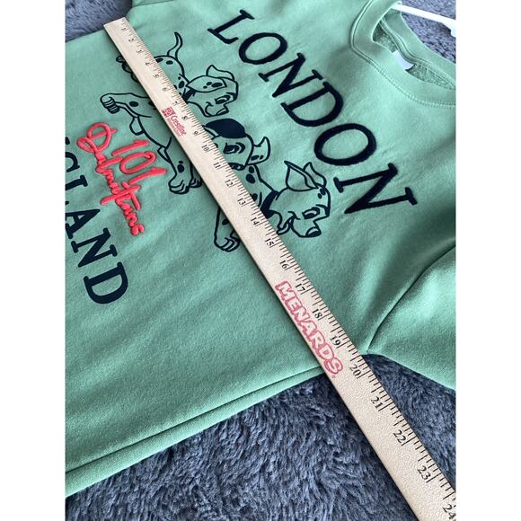 Disney Character Embroidery 101 Dalmatian London England Sweatshirt Green Small - Picture 6 of 10